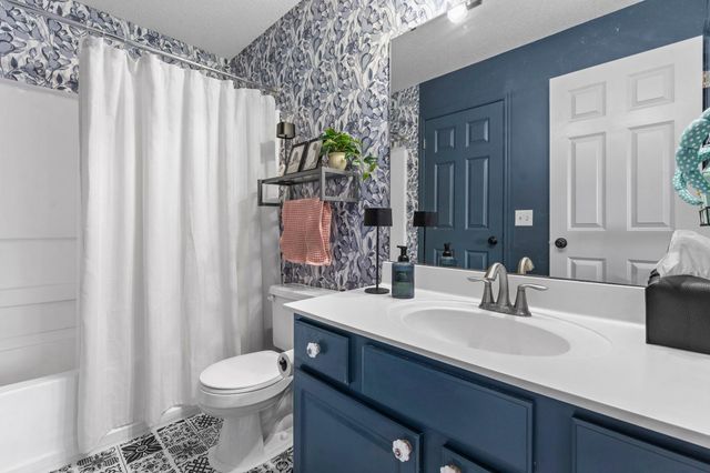 6292 158th Street W 66, Apple Valley, MN 55124