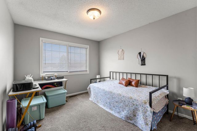 6292 158th Street W 66, Apple Valley, MN 55124