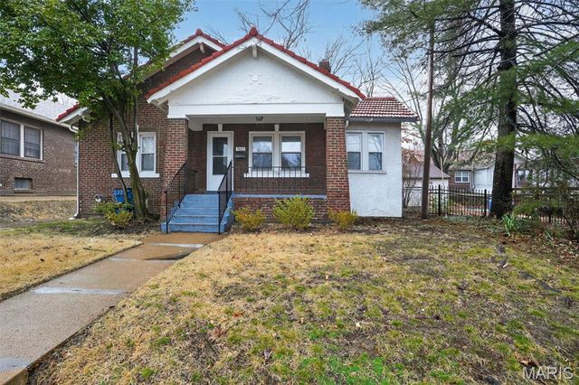 7611 Rosedale Drive, St Louis, MO 63121