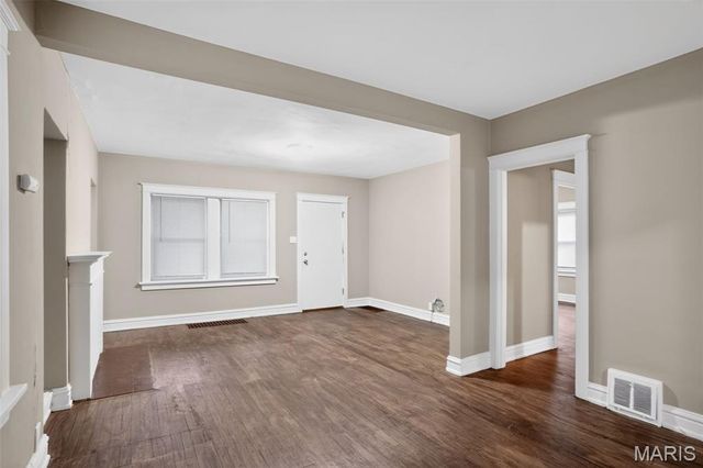 7611 Rosedale Drive, St Louis, MO 63121