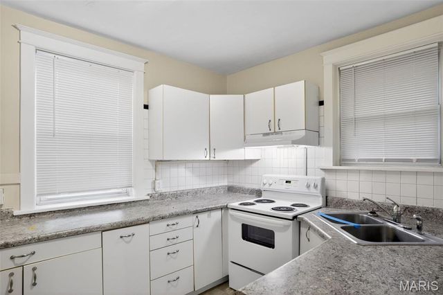 7611 Rosedale Drive, St Louis, MO 63121