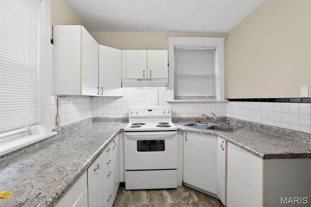 7611 Rosedale Drive, St Louis, MO 63121