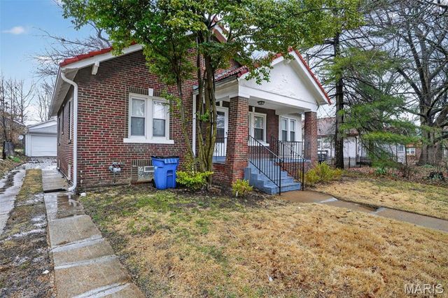 7611 Rosedale Drive, St Louis, MO 63121