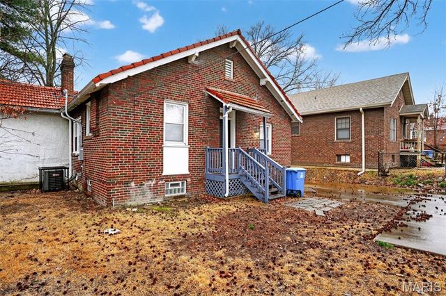 7611 Rosedale Drive, St Louis, MO 63121