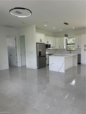 3611 34th ST SW, Lehigh Acres, FL 33976