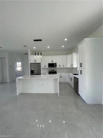 3611 34th ST SW, Lehigh Acres, FL 33976