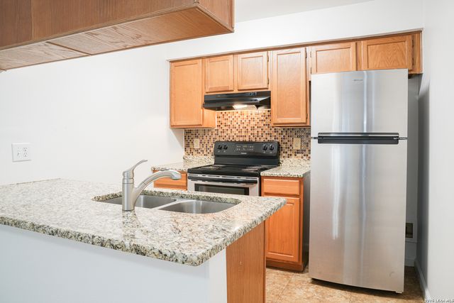 11610 Vance Jackson Rd Apt 1102, San Antonio, TX 78230