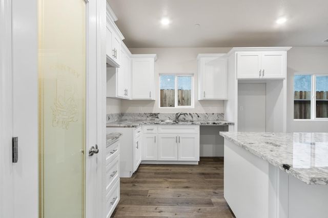 2967 Capella Dr, Merced, CA 95341