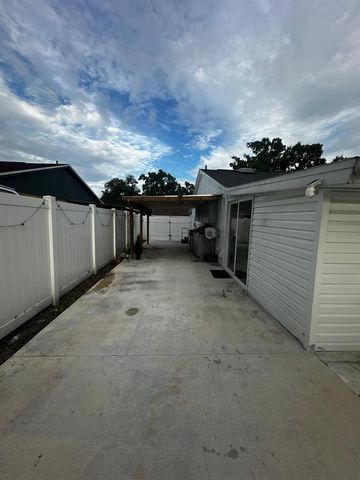 16004 SADDLE CREEK DRIVE, Tampa, FL 33618