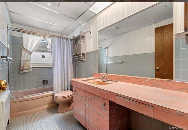 181 Sycamore Avenue, Bethpage, NY 11714