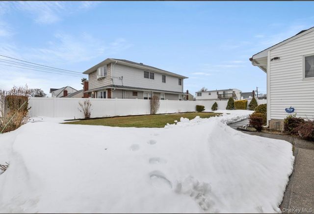 181 Sycamore Avenue, Bethpage, NY 11714