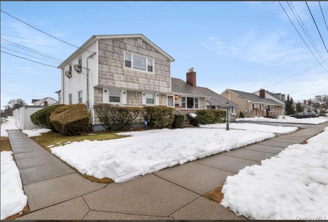 181 Sycamore Avenue, Bethpage, NY 11714