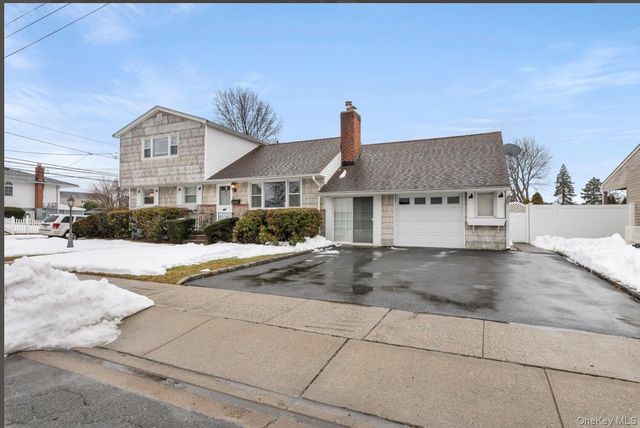 181 Sycamore Avenue, Bethpage, NY 11714