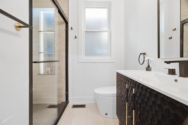 4437 N Marmora Avenue, Chicago, IL 60630
