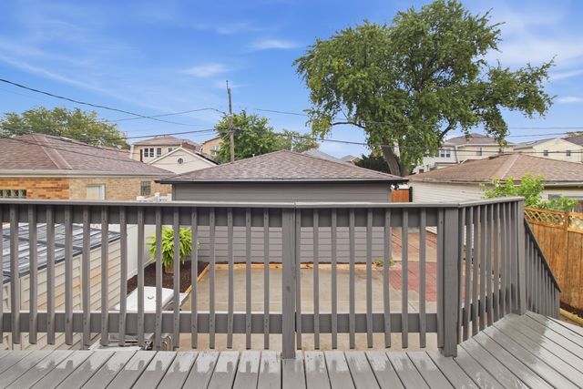 4437 N Marmora Avenue, Chicago, IL 60630