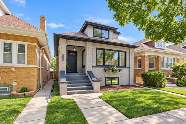 4437 N Marmora Avenue, Chicago, IL 60630