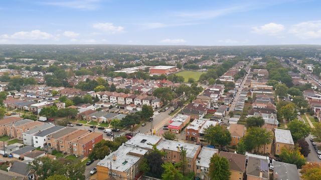 4437 N Marmora Avenue, Chicago, IL 60630