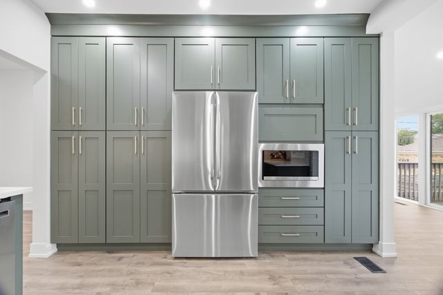 4437 N Marmora Avenue, Chicago, IL 60630