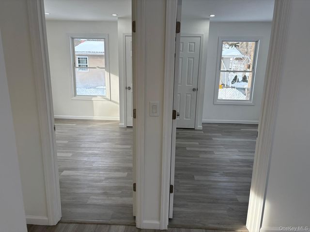 10 Dourland Road, Medford, NY 11763