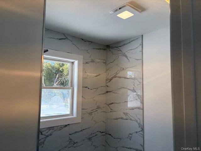 10 Dourland Road, Medford, NY 11763