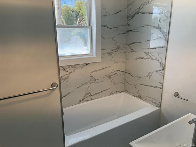 10 Dourland Road, Medford, NY 11763