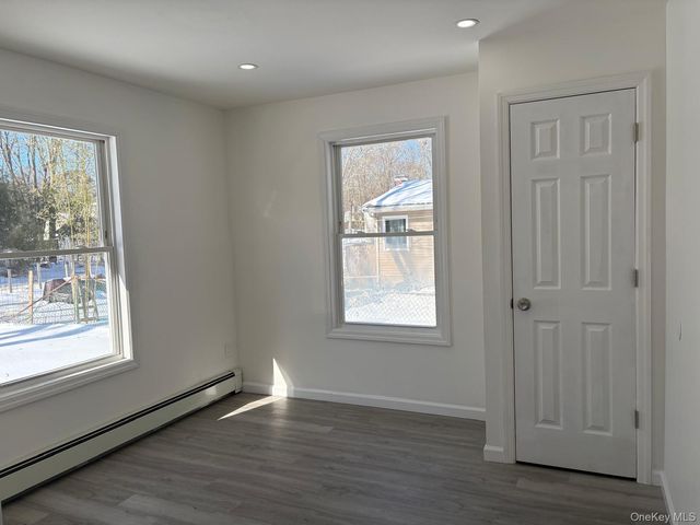 10 Dourland Road, Medford, NY 11763