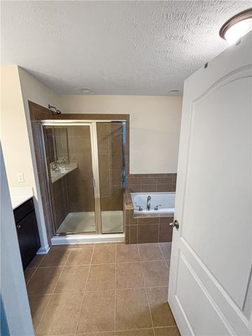 28 Remington Dr, Chartiers, PA 15301