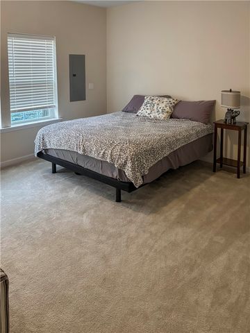 28 Remington Dr, Chartiers, PA 15301