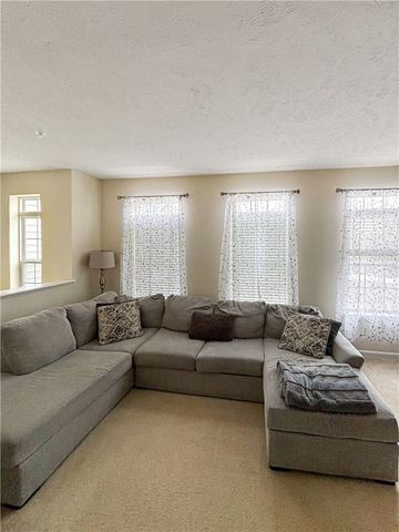 28 Remington Dr, Chartiers, PA 15301