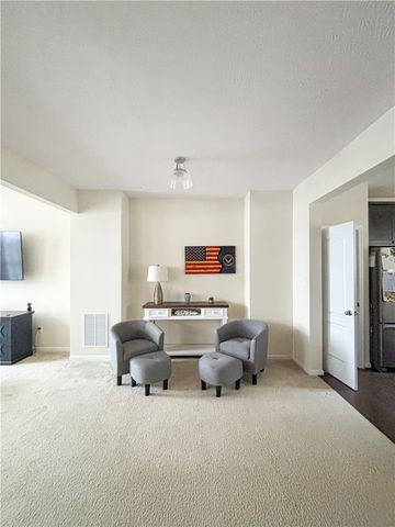 28 Remington Dr, Chartiers, PA 15301