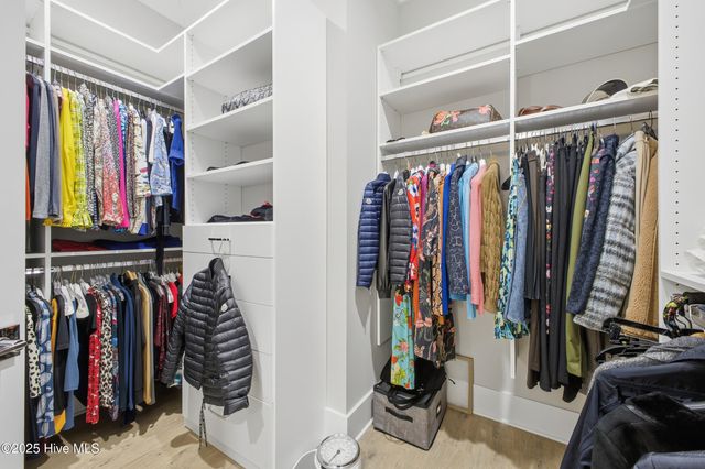 633 Bedminister Lane, Wilmington, NC 28405