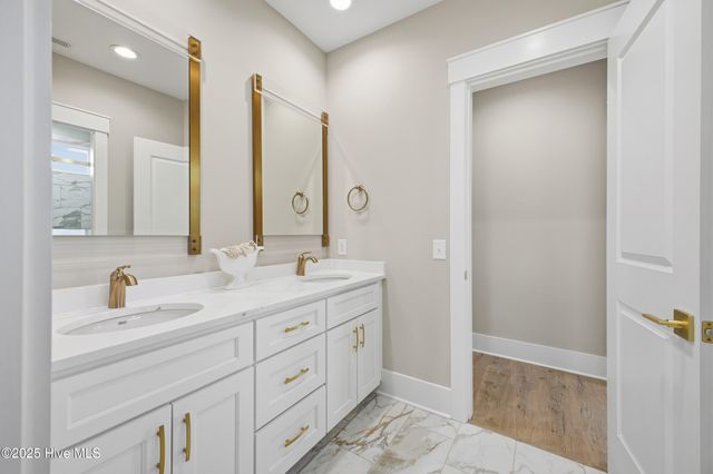 633 Bedminister Lane, Wilmington, NC 28405