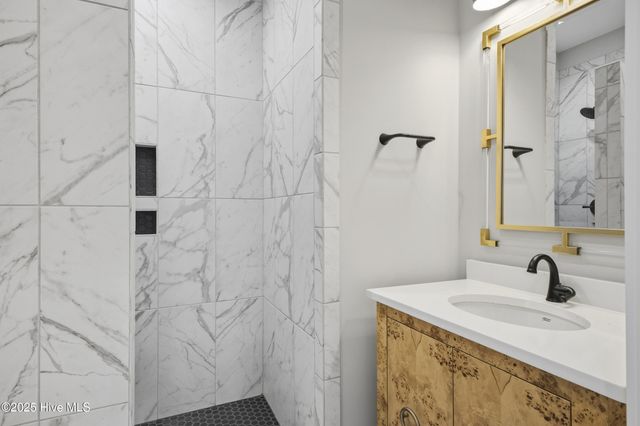 633 Bedminister Lane, Wilmington, NC 28405