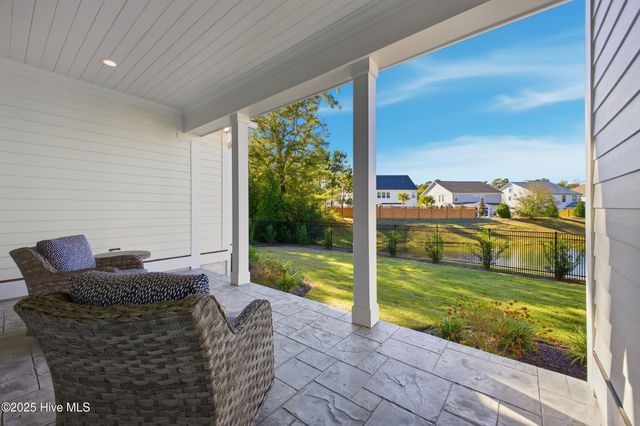 633 Bedminister Lane, Wilmington, NC 28405