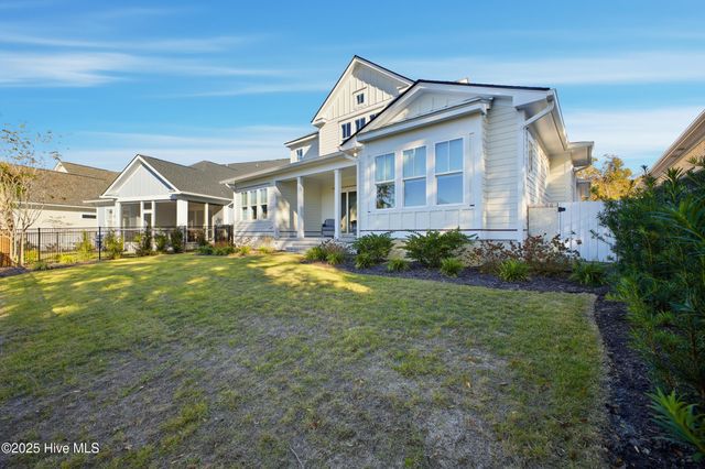 633 Bedminister Lane, Wilmington, NC 28405