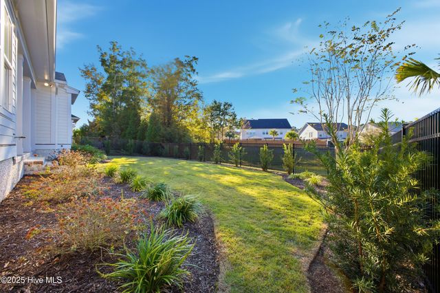 633 Bedminister Lane, Wilmington, NC 28405