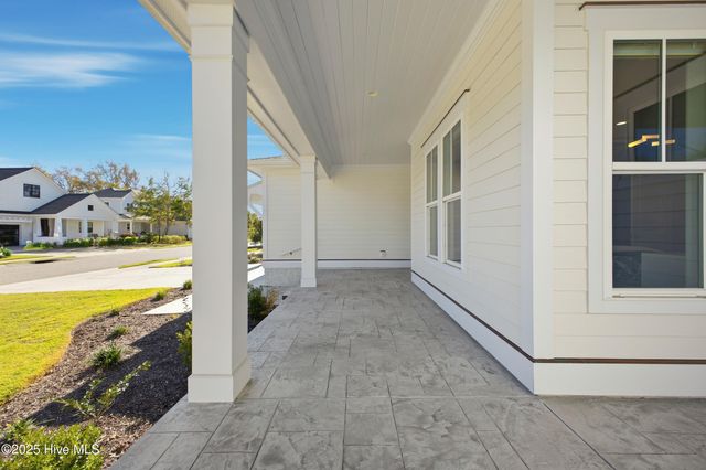 633 Bedminister Lane, Wilmington, NC 28405