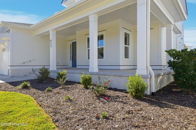 633 Bedminister Lane, Wilmington, NC 28405