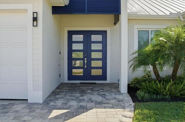 526 104th AVE N, Naples, FL 34108