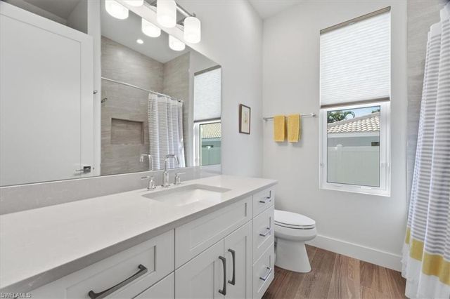 526 104th AVE N, Naples, FL 34108