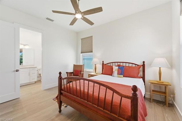 526 104th AVE N, Naples, FL 34108