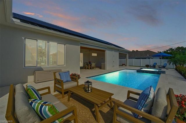 526 104th AVE N, Naples, FL 34108