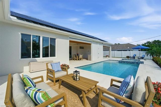 526 104th AVE N, Naples, FL 34108