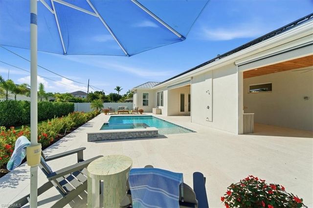 526 104th AVE N, Naples, FL 34108