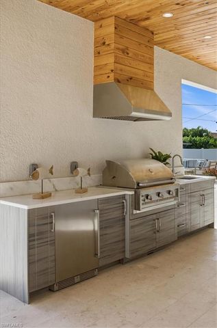 526 104th AVE N, Naples, FL 34108