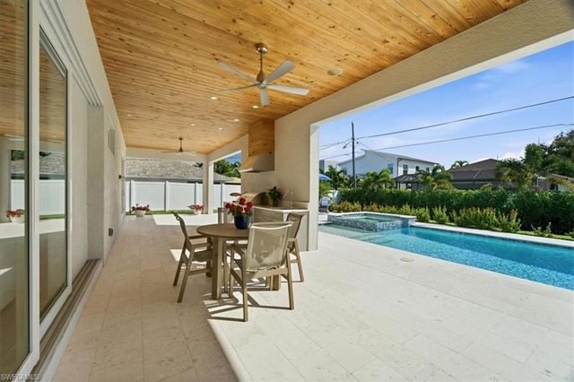 526 104th AVE N, Naples, FL 34108