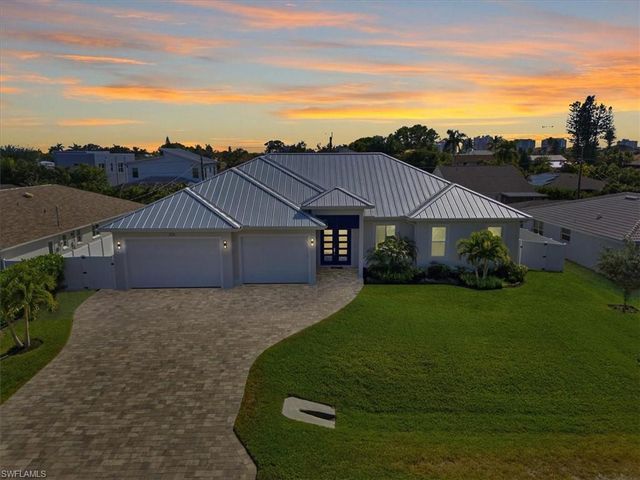 526 104th AVE N, Naples, FL 34108