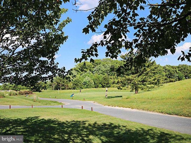 17 VILLAGE GREEN DR, Ocean View, DE 19970