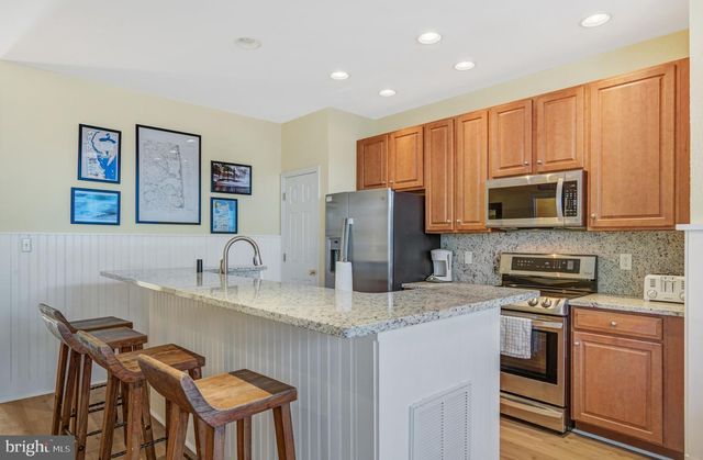 17 VILLAGE GREEN DR, Ocean View, DE 19970