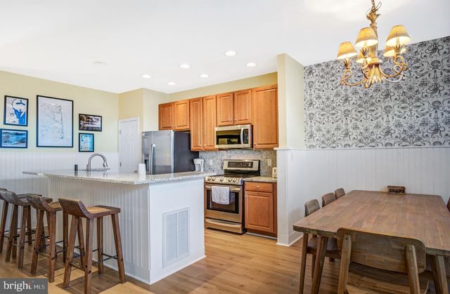 17 VILLAGE GREEN DR, Ocean View, DE 19970